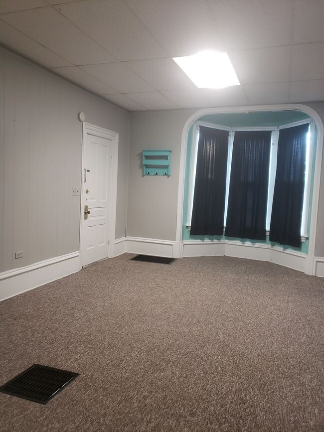 528 S Warren Ave Unit 528 S. Warren Ave, Apt #1