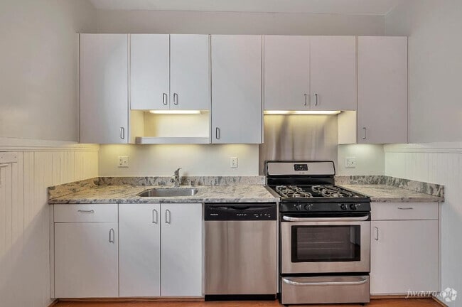 Building Photo - 1630 California St Unit 1650-20 Rental