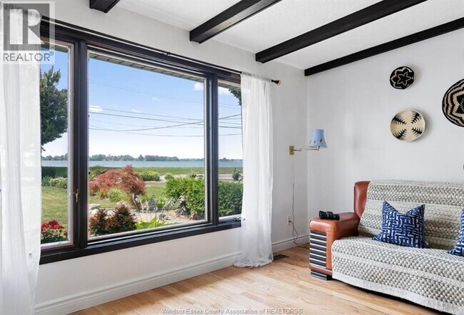 Photo - 6725 Riverside Dr E