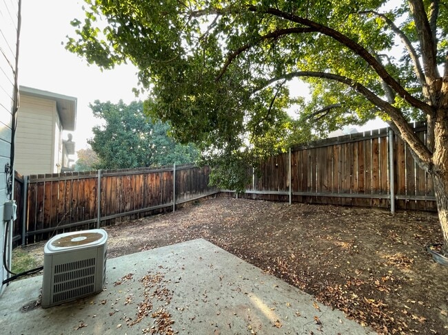 Backyard - 3600 Fairbanks Ave Unit 3600