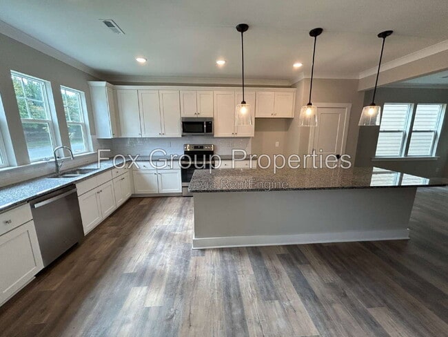 108 Glencoe Ln