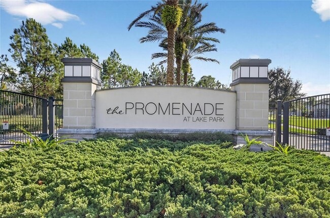 Photo - 18233 Leafmore St