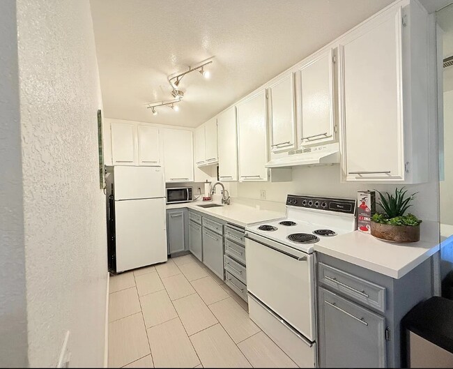 Photo - 680 N Ashurst Ct Unit I207