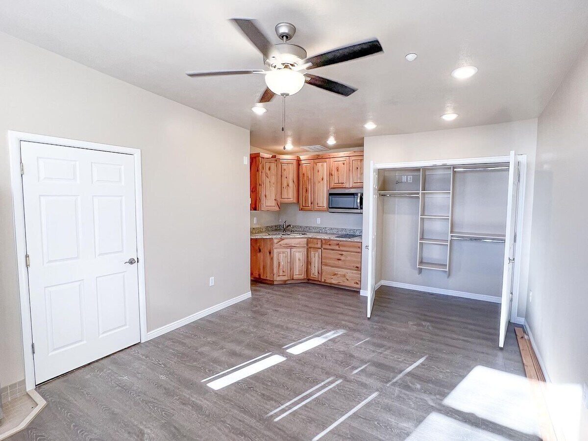 *Utilities* Included - studio apartment in... - *Utilities* Included - studio apartment in...