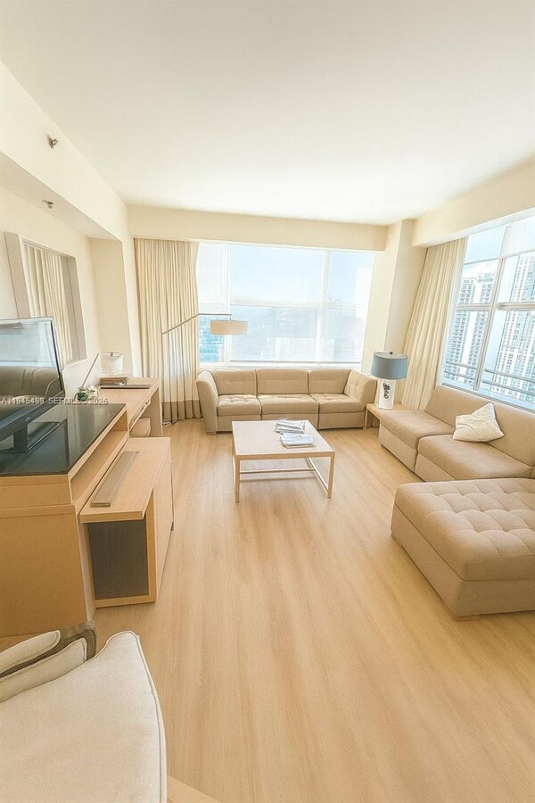 Photo - 1395 Brickell Ave Unit 2701