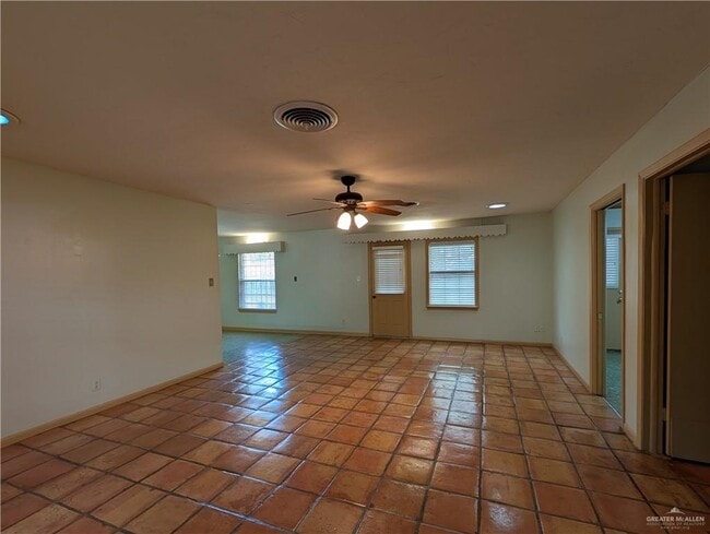 Photo - 21-21 N 12th St