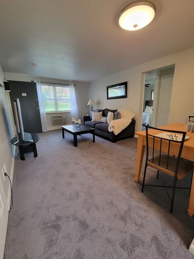 Cloverleaf Village Apartments