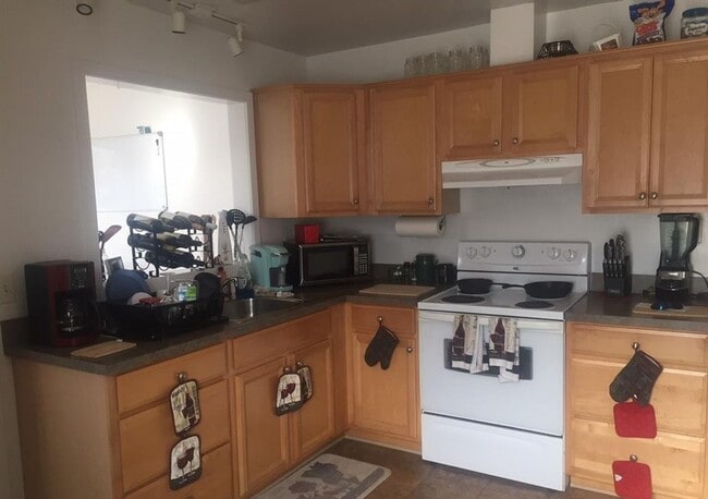 Photo - 1122 E Market St Unit B