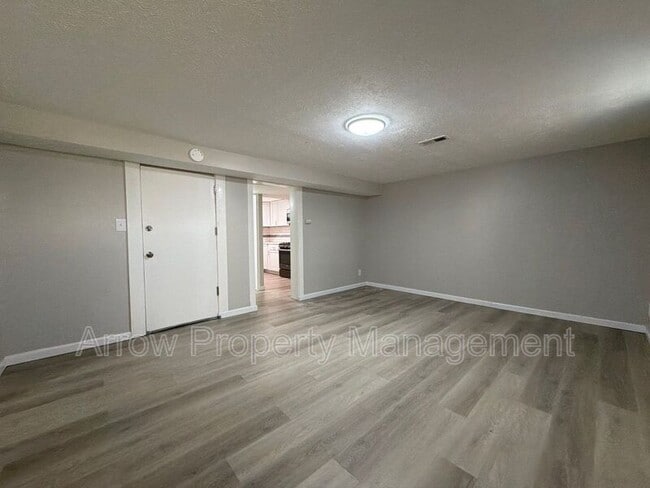 Photo - 2442 Vine St