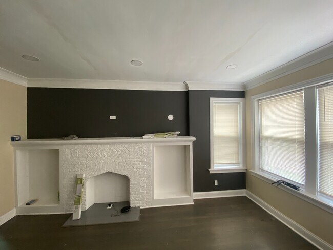 Photo - Charming 3-Bedroom Home | Updated Kitchen | Shared Laundry Unidad 1