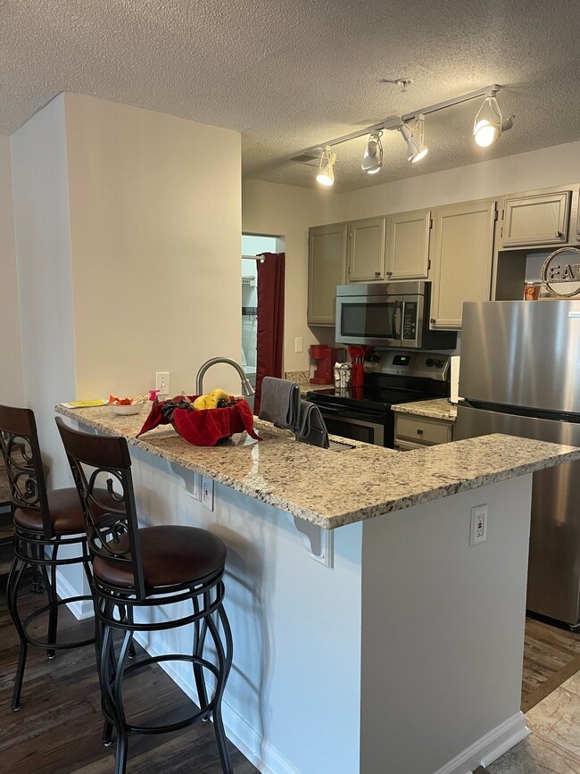 Kitchen - 900 Taylor St Unit #212