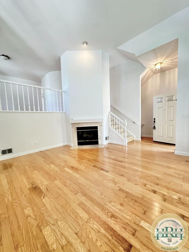 Photo - Charming 3BR|2.5BA Palo Alto Townhome – Pr...
