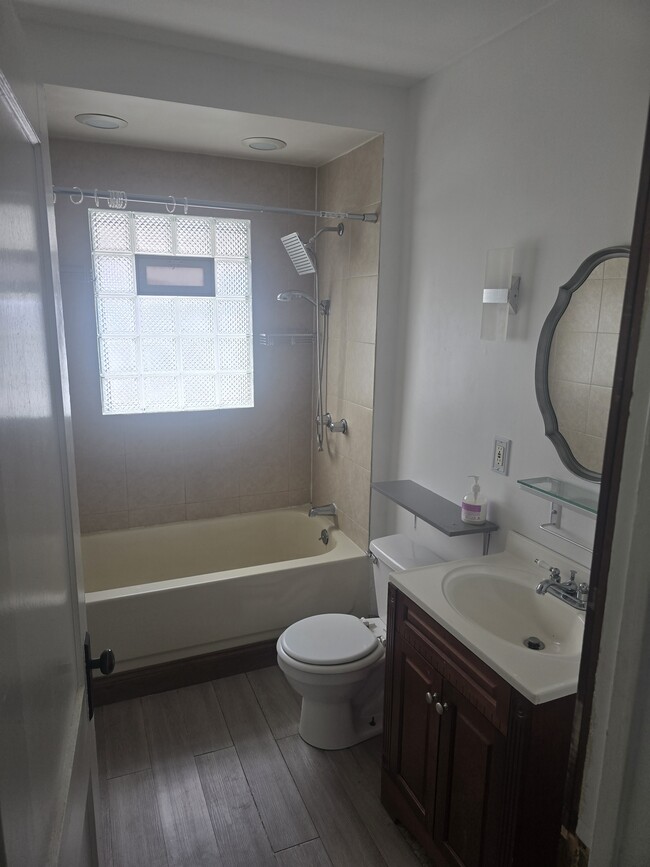 Photo - 311 Crestwood Ave Unit 2