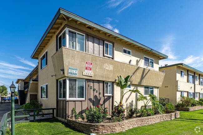 Building Photo - 12036 S Vermont Ave