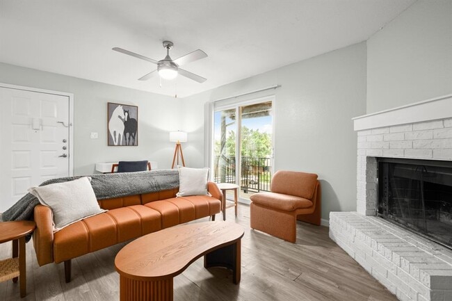 Building Photo - 6812 S Congress Ave Unit 110