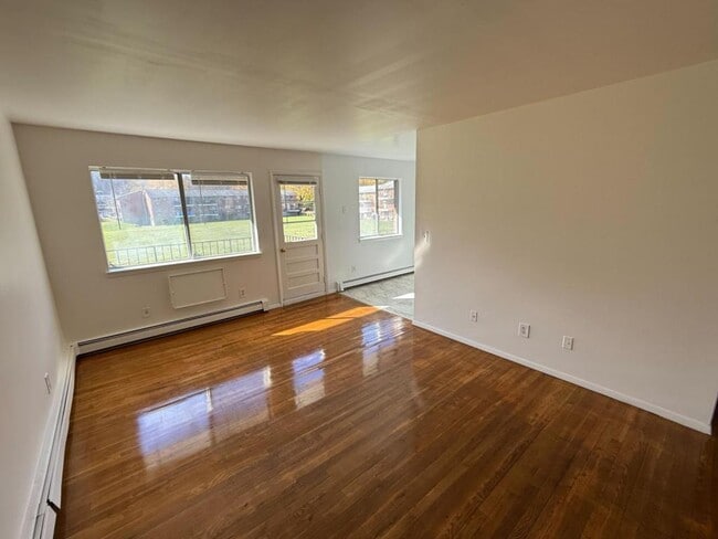 Building Photo - 35 Rome Ave