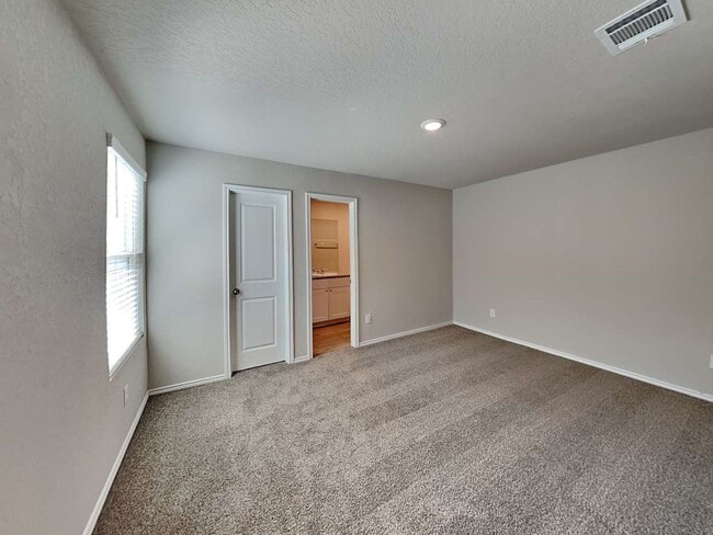 Photo - 4244 Thalweg Way