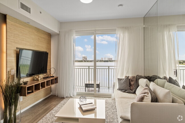 2BR, 2BA - 900SF - Living Room
