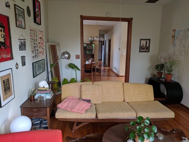 Photo - 1639 N Claremont Ave Unit Top Floor #3