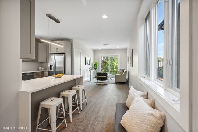 Photo - 4824 S Champlain Ave Unit 2