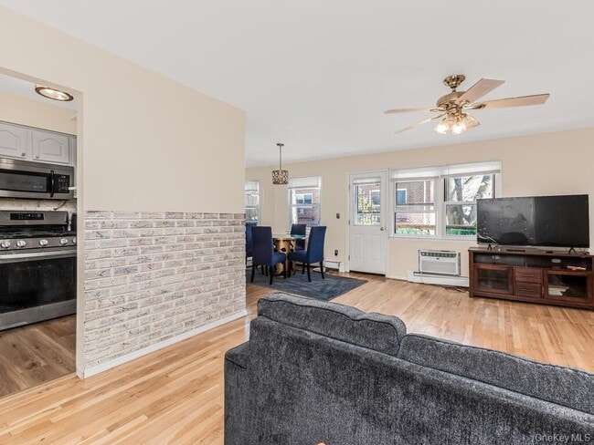 Photo - 380 N Broadway Unit C4