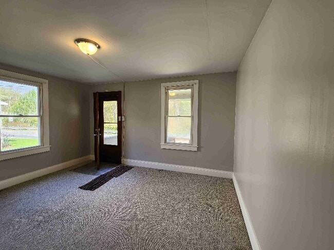Photo - 289 Craigsville Rd