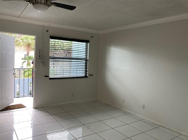 Photo - 611 NE 14th Ave Unit 202