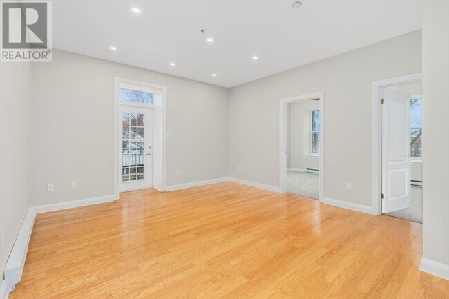 Photo - 22 Flavin St