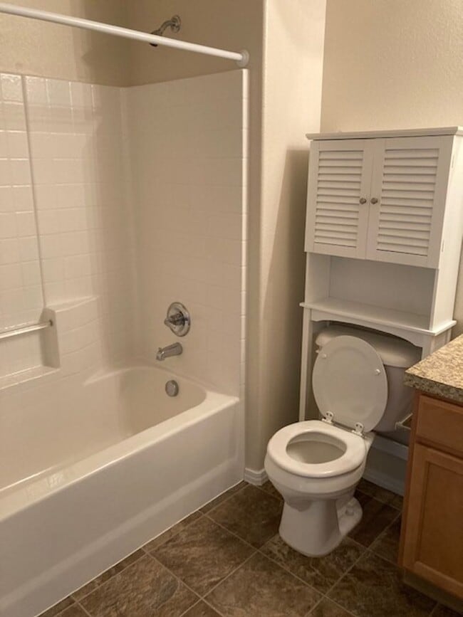 Building Photo - Meridian-Great location 4 bedroom 2.5 bath home available