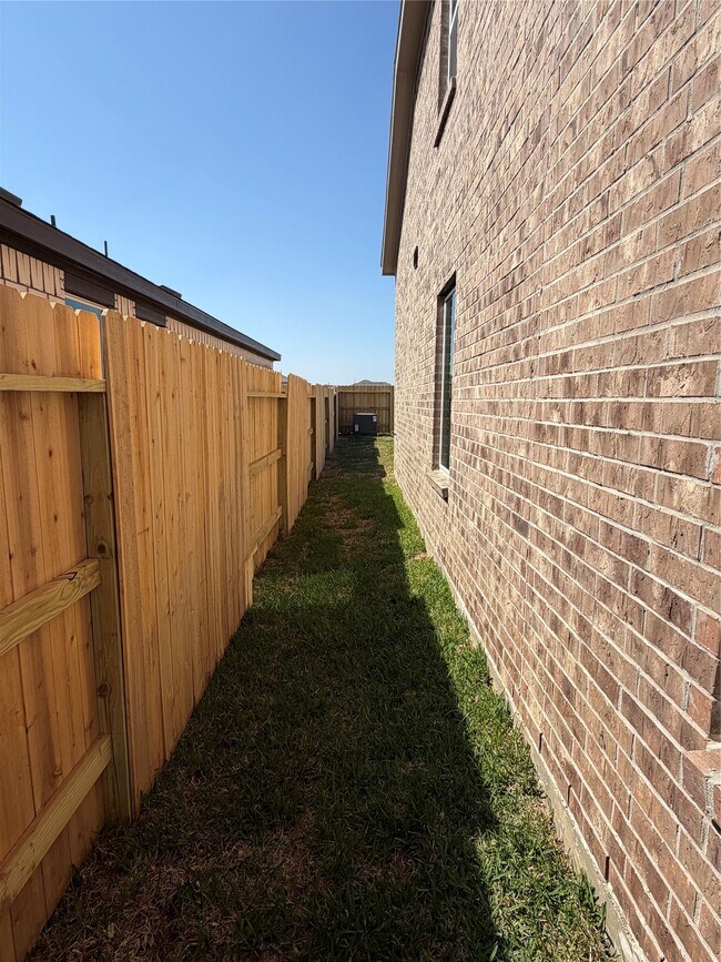 Photo - 16819 Old Wagon Wy