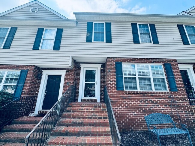 Building Photo - Wards Ferry Rd Townhome