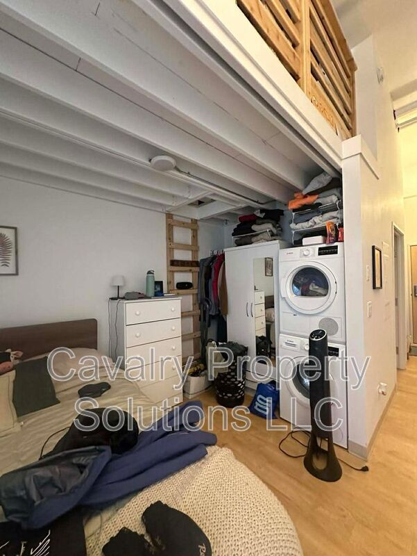 Photo - 1831 W Michigan St
