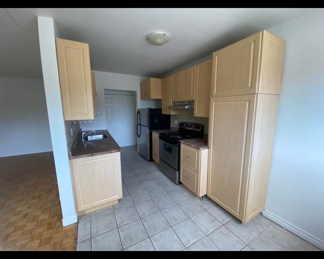 Photo - 792 Hughson St Unit 10