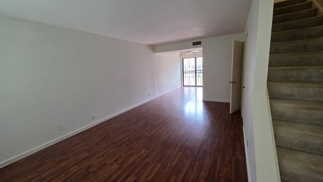 Photo - 1896 Poplar Woods Cir E Unidad #3