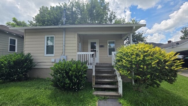 Building Photo - Nice, Renovated Cottage