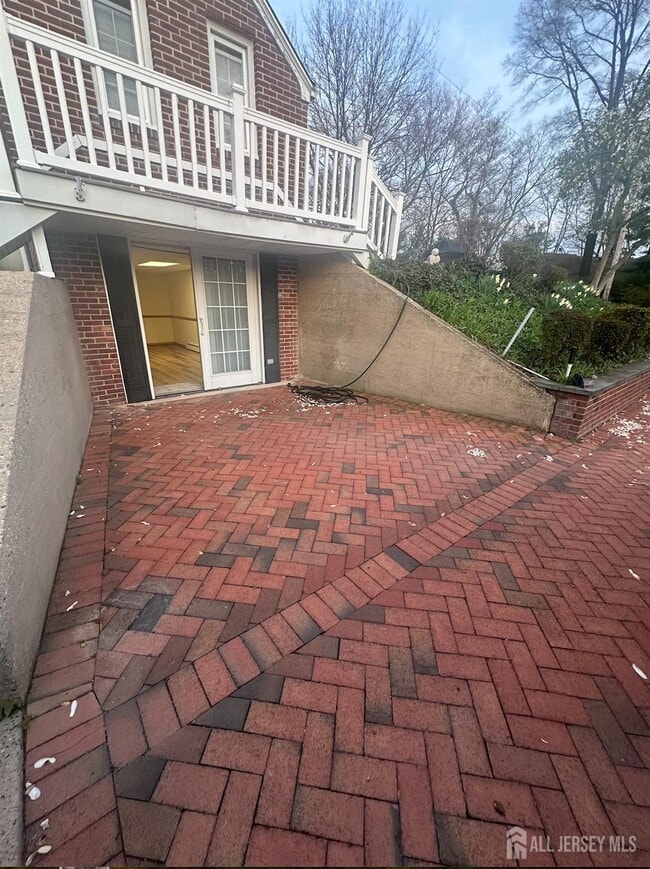 Building Photo - 42 Pershing Ave