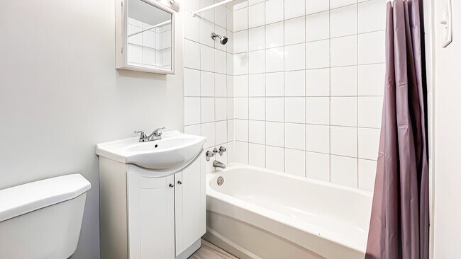 Photo - 1925 Nelson St Unit 002