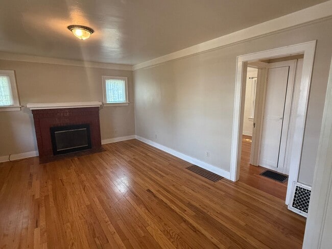 Photo - 662 E 19th Ave