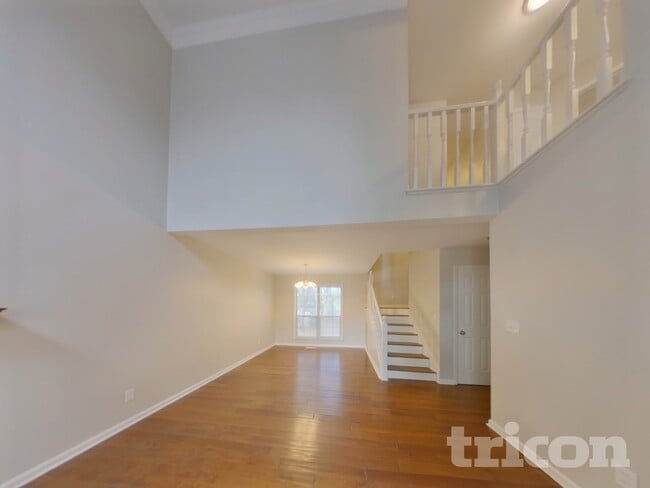 Photo - 2863 Iroquois Dr