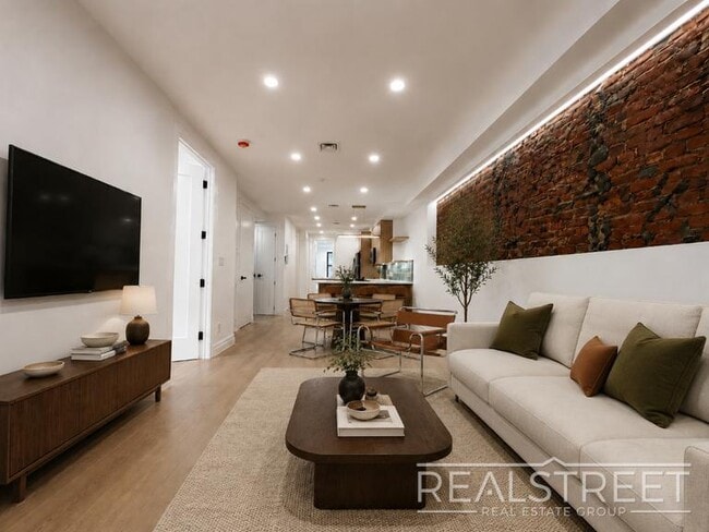 Photo - Spacious Bushwick 3Bed 3 Bath w. Private Outdoor Space Unit 2