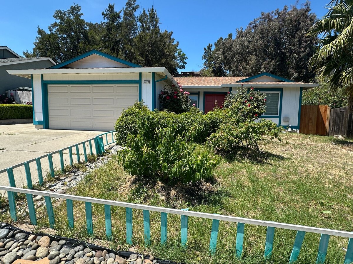 COMING SOON! Lovely 3 Bed, 2 Bath in Pitts... - COMING SOON! Lovely 3 Bed, 2 Bath in Pitts... House