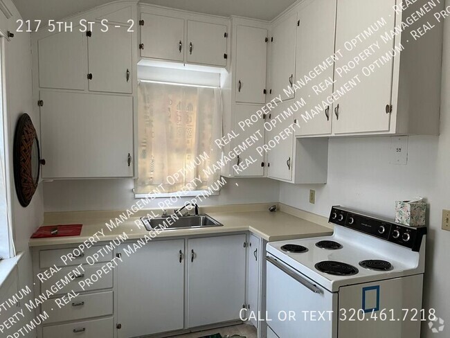 Building Photo - 1 Bedroom 1 Bath Apartment Available April... Unit 2