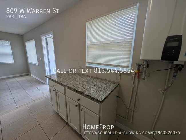 Photo - 809 W Warren St