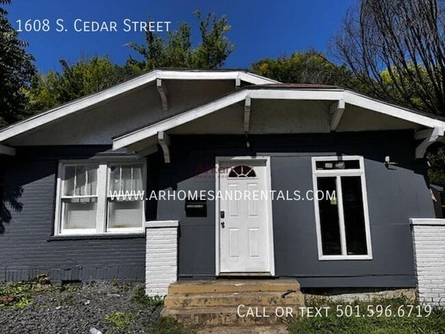 Building Photo - 1608 S Cedar St