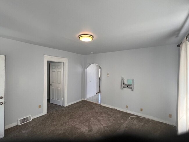 Newly remodeled 2 bedroom 1 bathroom upper... - Newly remodeled 2 bedroom 1 bathroom upper... Casa