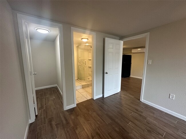 Photo - 605 E Hunnicutt St Unit A