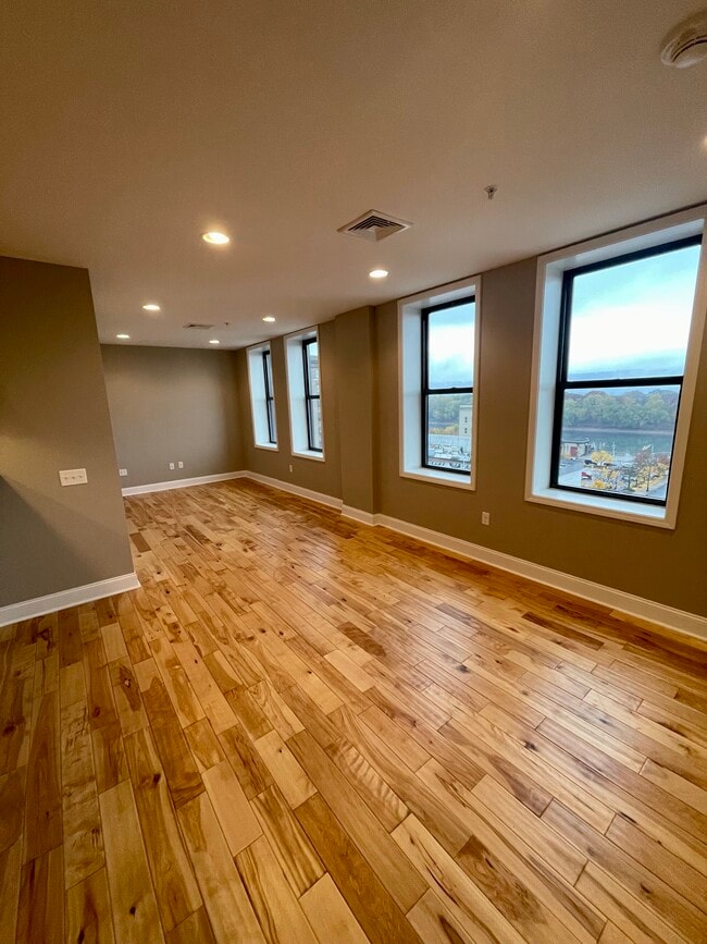 Photo - 11 W Market St Unit 802