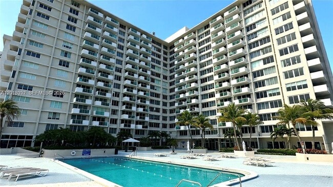 Photo - 1200 West Ave Unidad 611