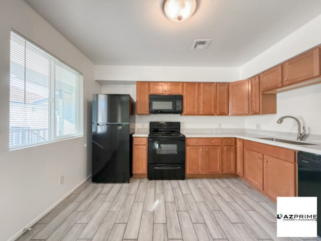 Photo - FREE FIRST MONTH'S RENT MOVE IN SPECIAL! Cozy 2/1 Phoenix Apartment!