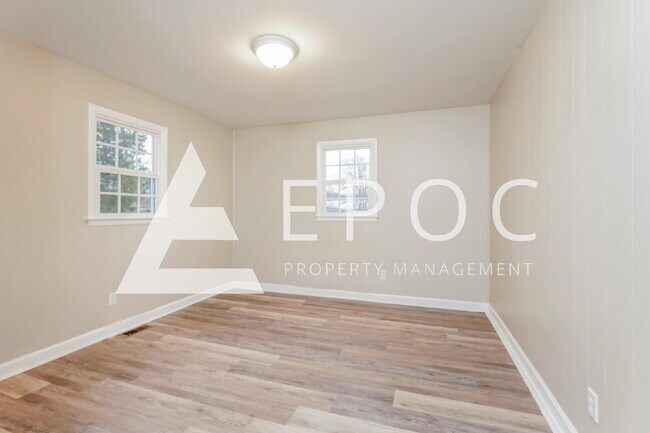 Photo - 2943 Broadbay Dr
